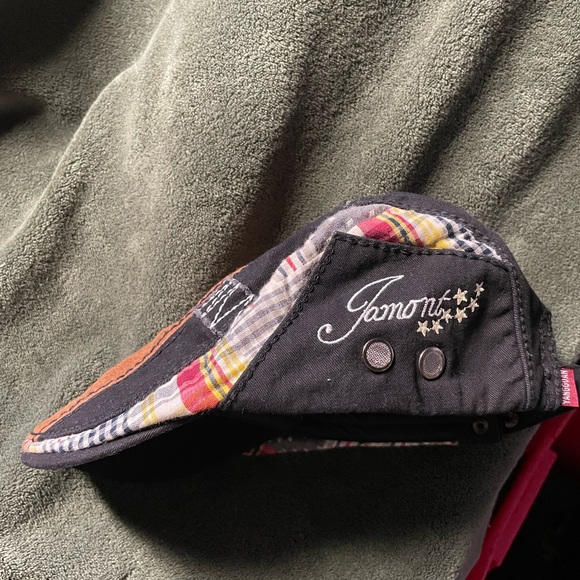 Multi colored hat - Picture 2 of 3